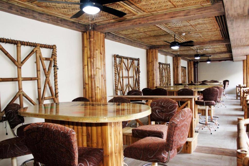 Score Birds Hotel Анхелес Экстерьер фото