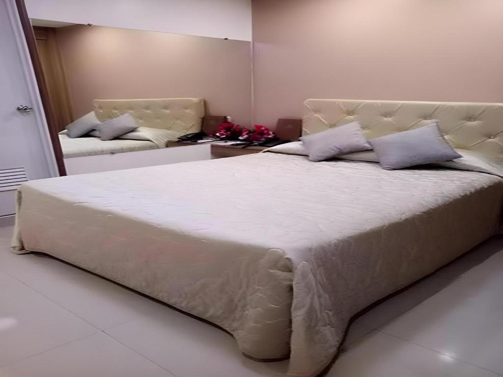Score Birds Hotel Анхелес Экстерьер фото