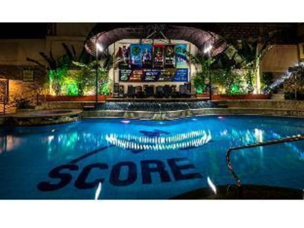 Score Birds Hotel Анхелес Экстерьер фото
