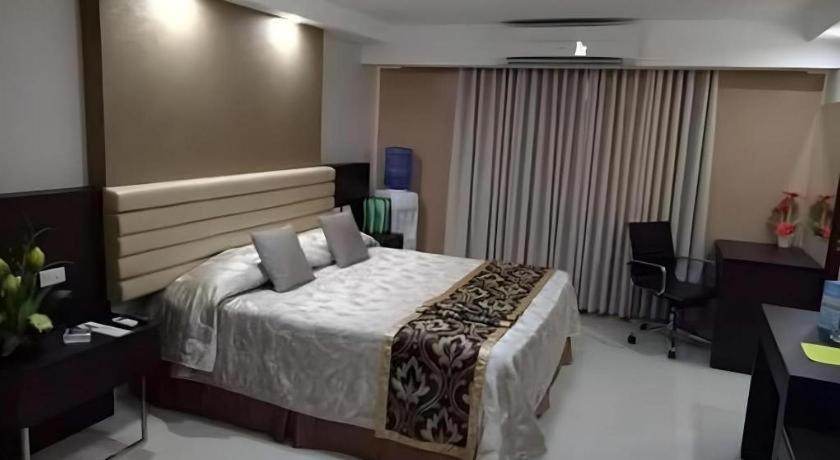 Score Birds Hotel Анхелес Экстерьер фото